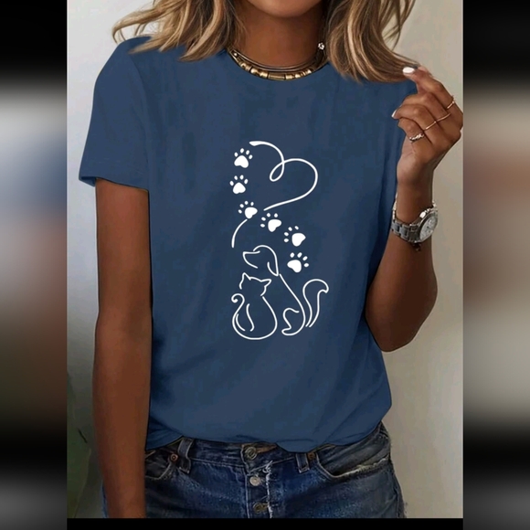 Dog Cat Paw Print T-Shirt - Picture 1 of 4